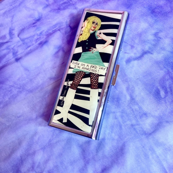 Cigarette Case 100s Lipstick Holder Women’s Stylish Metal Mirrored Interior - Picture 2 of 6